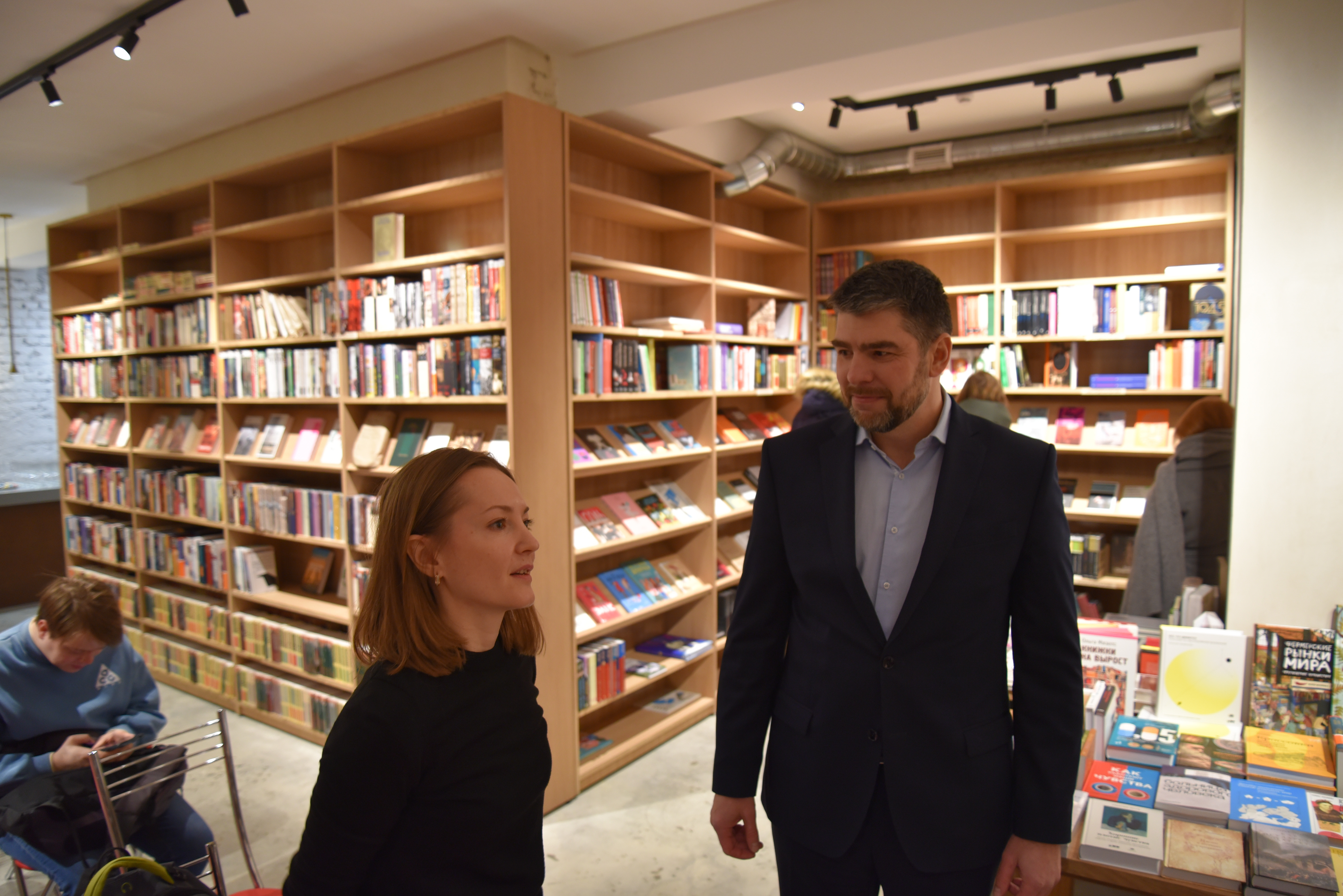 В Архангельске резидент АЗРФ открыл необычный книжный магазин